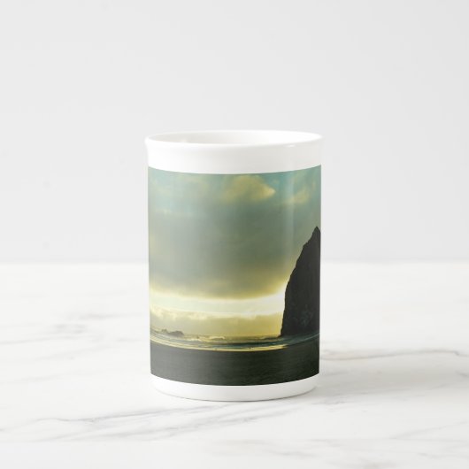 Haystack Rock, Cannon Beach oder. Spezielle Tasse (Vorderseite)