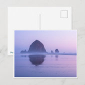 Haystack Rock Cannon Beach Oregon at Dusk Postkarte (Vorne/Hinten)