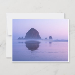 Haystack Rock Cannon Beach Oregon at Dusk Postkarte