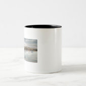 HAZ93 Fluss Fields.tif Zweifarbige Tasse (Mittel)