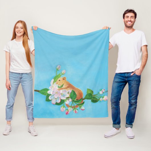 Hazel Dormouse auf blühenden Apfelzweig Fleecedecke (Beispiel)