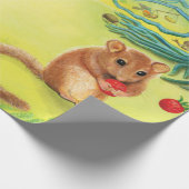 Hazel Dormouse Eating Wild Strawberry Geschenkpapier (Ecke)