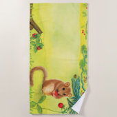 Hazel Dormouse Eating Wild Strawberry Strandtuch (Vorderseite)