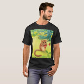 Hazel Dormouse Eating Wild Strawberry T-Shirt (Vorne ganz)