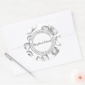 Hazelnut Extract Sketch Modernes Label Runder Aufkleber (Umschlag)