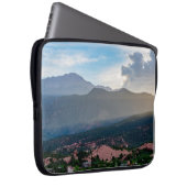 Hazy Pikes Peak Sunset Laptop Sleeve Case (Vorne Rechts)