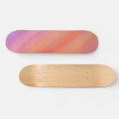 Hazy Sunset Skies Lila und Orange Skateboard (Horizontal)