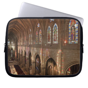 HDR-Bild der Basilika innen, Quito, Ecuador Laptopschutzhülle