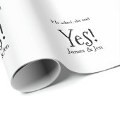 He asked she said yes engagement party name simple geschenkpapier (Rolleneckpunkt)
