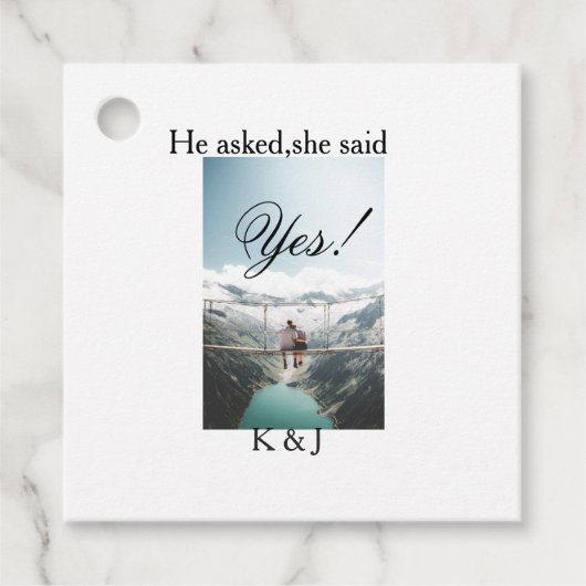 He asked she said yes engagement photo name stylis geschenkanhänger (Vorderseite)
