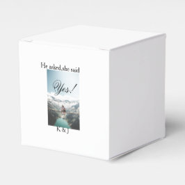 He asked she said yes engagement photo name stylis geschenkschachtel