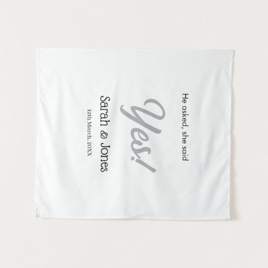 He asked she said yes engagement simple silver dat wandteppich (Vorderseite (Horizontal))