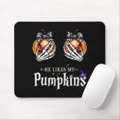 He Likes My Pumpkins Skeleton Hand Halloween Coupl Mousepad (Mit Mouse)