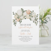 He or She Greenery Balloon Garland Gender Reveal Einladung (Stehend Vorderseite)