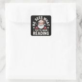 He Sees What You've Been Reading Santa Bookish Quadratischer Aufkleber (Tasche)