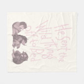 He Sent the Wild Things Off to Bed - Pink Fleecedecke (Vorderseite (Horizontal))