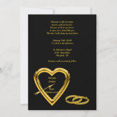Heart and Rings in Gold auf Black Modern Wedding Einladung (Vorderseite)
