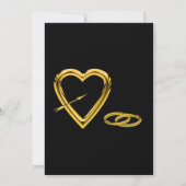 Heart and Rings in Gold auf Black Modern Wedding Einladung (Rückseite)