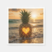 Heart Carved In a Pineapple On a Beach Serviette (Vorderseite)