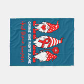 Heart Health Gnome Heart Disease Awareness Chd Red Fleecedecke (Vorderseite (Horizontal))