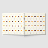 Heart Pattern with Orange & Brown Hearts Gästebuch (Voll)