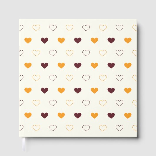 Heart Pattern with Orange & Brown Hearts Gästebuch (Vorderseite)