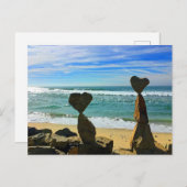 Heart Shaped Beach Rocks Ankündigungspostkarte (Vorne/Hinten)