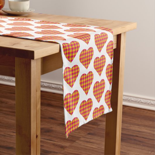 Heart Shaped Plaid Yellow Pink Preppy Table Runner Kurzer Tischläufer (Beispiel)