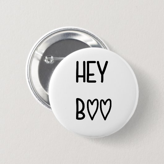 Heart Typography Hey Boo Button (Vorne & Hinten)