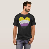 Heart with Non Binary Flag   Nonbinary Pride Month T-Shirt (Vorne ganz)