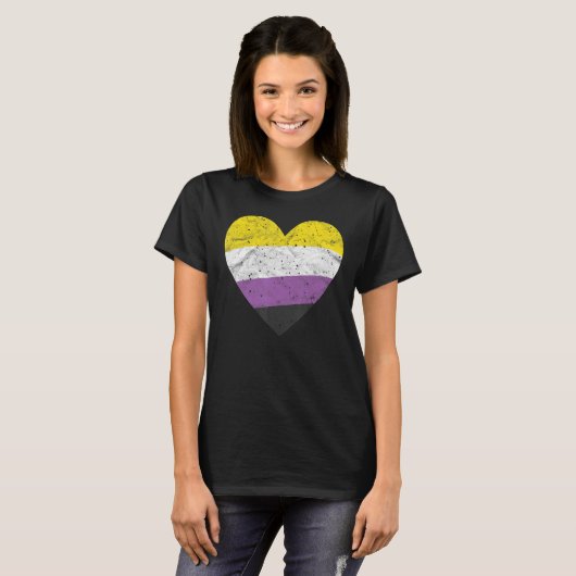 Heart with Non Binary Flag Nonbinary Pride Month T-Shirt (Vorne ganz)