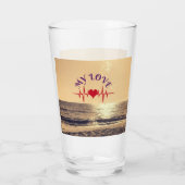 Heartbeat Love – Minimalist Romantic Design Glas (Rückseite)