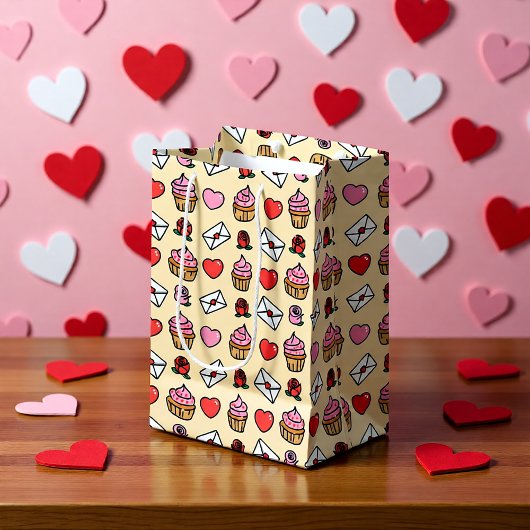 Hearts and Cupcakes Wrapping Paper Mittlere Geschenktüte