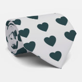 Hearts Polka Dot Pattern auf grauer Krawatte (Gerollt)