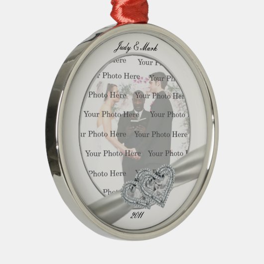 Hearts White Wedding Round Silver Ornament (Rechts)