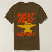 Heat Beat Repeat Blacksmith Gift T-Shirt (Design vorne)