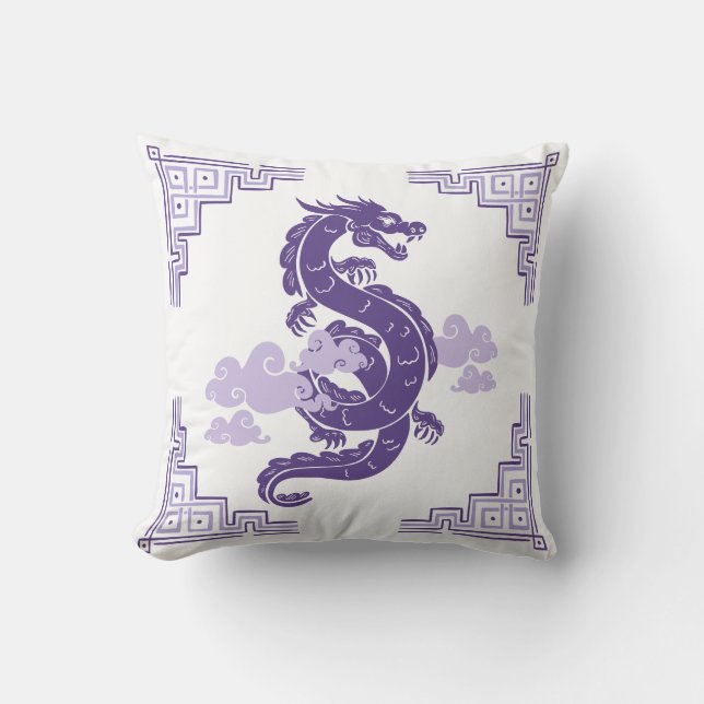 Heather Lila Chinoiserie Dragon and Clouds Kissen (Vorderseite)