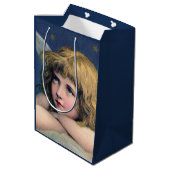 Heavenly angel daydreaming on a cloud in the sky mittlere geschenktüte (Rückseite Schrägansicht)