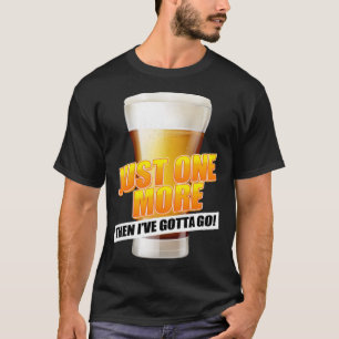 Heben Sie ein Glas mit Brottopie für Bier T-Shirt
