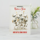 Heben Sie ein Glas, Rage einige Knochen! Halloween Einladung (Stehend Vorderseite)