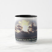 Heben Sie Ihre Augen zu den Himmeln an Tasse (Zentrum)