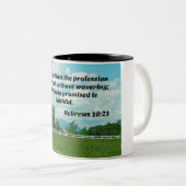 Hebräer 10:23 Ließ uns, den Beruf des Zweifarbige Tasse (VorderseiteRechts)