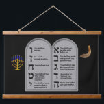HEBREW-ZEHN-ANTRÄGE WANDTEPPICH MIT HOLZRAHMEN<br><div class="desc">Was für ein schöner Brauch machte einen von einer Art hebräischen nummerierten Zehn Gebot Tapestry zu zeigen auf Ihrer Wand. Dieses Set mit schwarzem Hintergrund zeigt die blaue und goldene Menorah und das Shofar,  die beide die zehn Gebot-Tablets ergänzen,  die Ihnen von der Rechten Seite zur Verfügung gestellt wurden!</div>