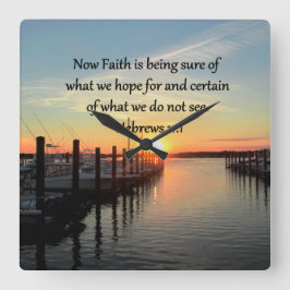 HEBREWS 11:11 SONNENDESIGN QUADRATISCHE WANDUHR