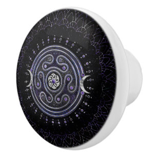Hecate Wheel Ornament mit Amethyst und Silber Keramikknauf