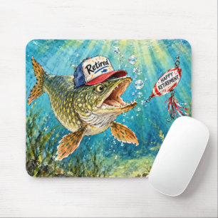 Hecht mit Ruheständler-Mütze Mousepad