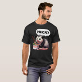 Heck Opossum Eating Ramen T-Shirt (Vorne ganz)