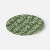 Hedera Ivy Vines - botanisch grünes L_D Muster. Pappteller (Schrägansicht)