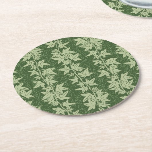 Hedera Ivy Vines - botanisch grünes L_D Muster. Runder Pappuntersetzer (Angewinkelt)