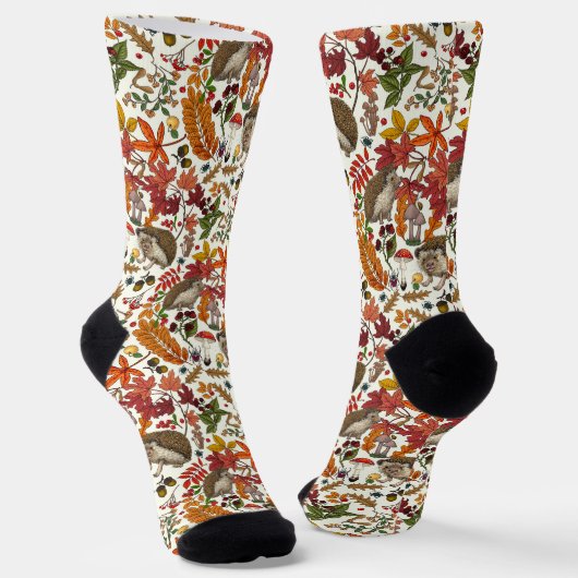 Hedgehogs and autumn forest flora on ivory socken (Gewinkelt)